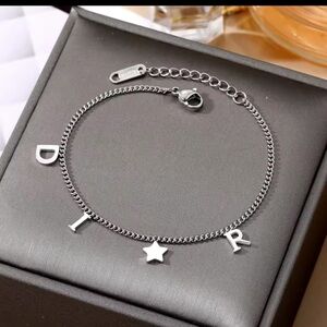 SILVER D BRACELET